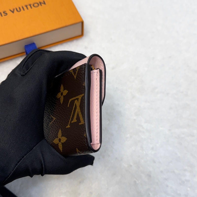 Louis Vuitton LV 原花 粉色 牛皮 Rosalie 零錢包 Monogram 弧形翻蓋卡夾 M83600-2