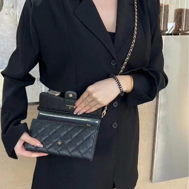 CHANEL 經典雙C LOGO菱格粒紋小牛皮 CF釦式長夾(黑金)-3
