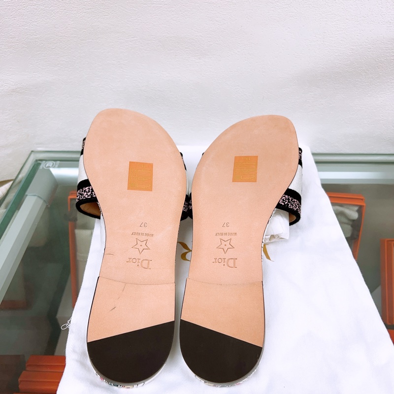 閒置 Dior dway 鮮花刺繡 拖鞋/ 平底鞋-3