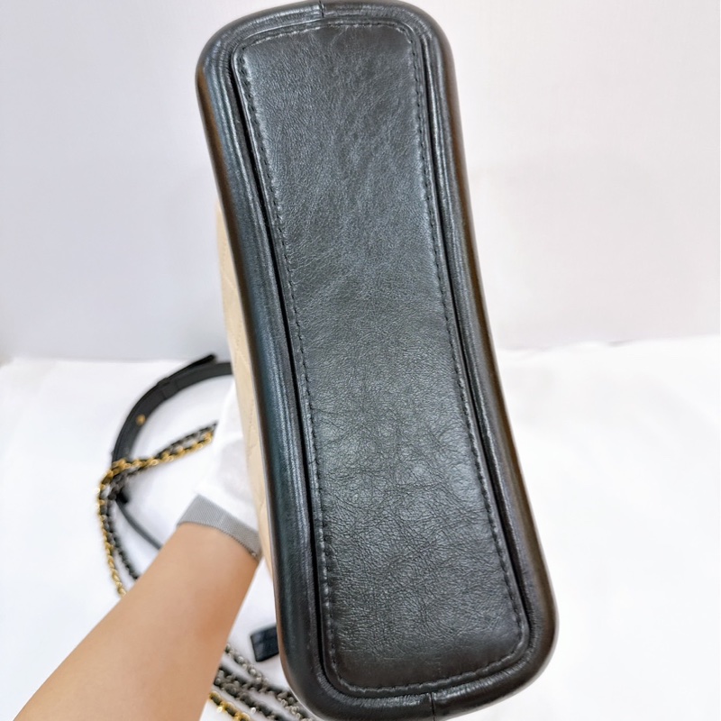 莉亞精品♡Chanel A93824 米黑中號流浪包 二手-9