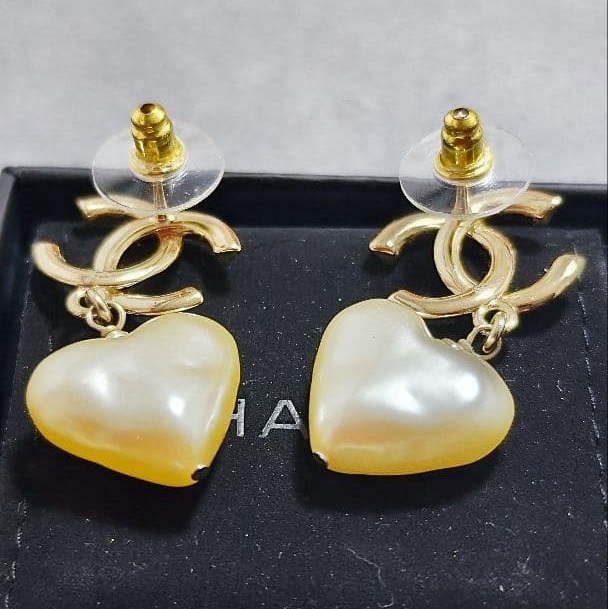 💝FuFu.Style ⟡.·* Chanel 劉詩詩同款珍珠愛心雙C小香耳環-10