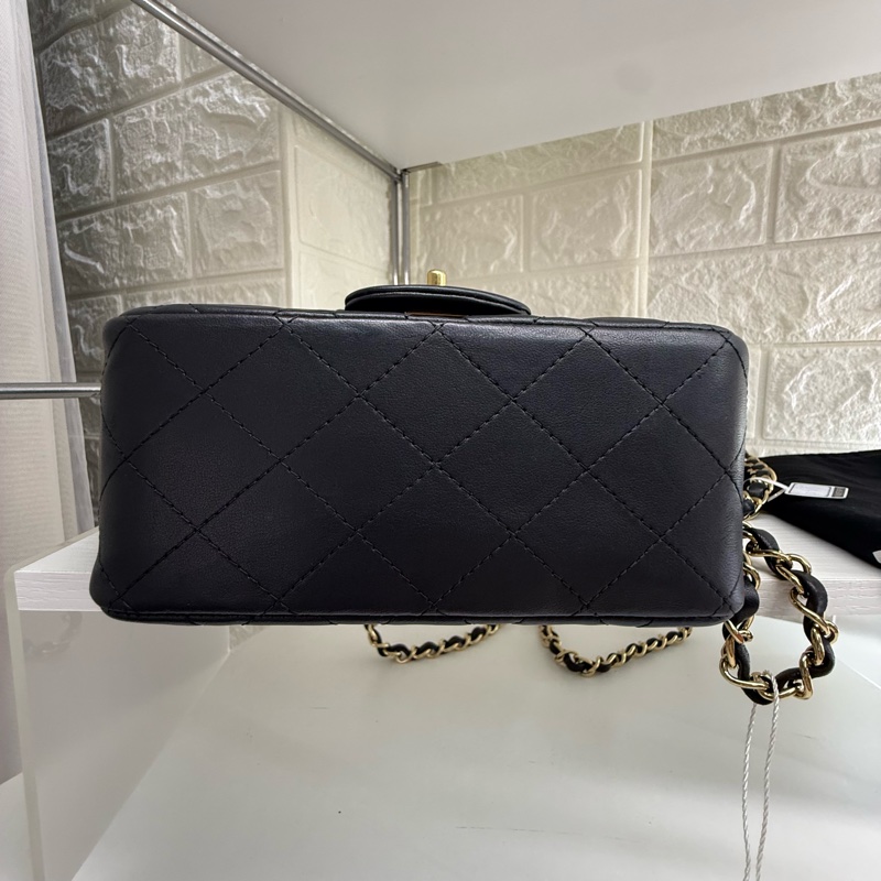 chanel香奈兒黑金菱格紋雙C扣方胖子鏈條包-3