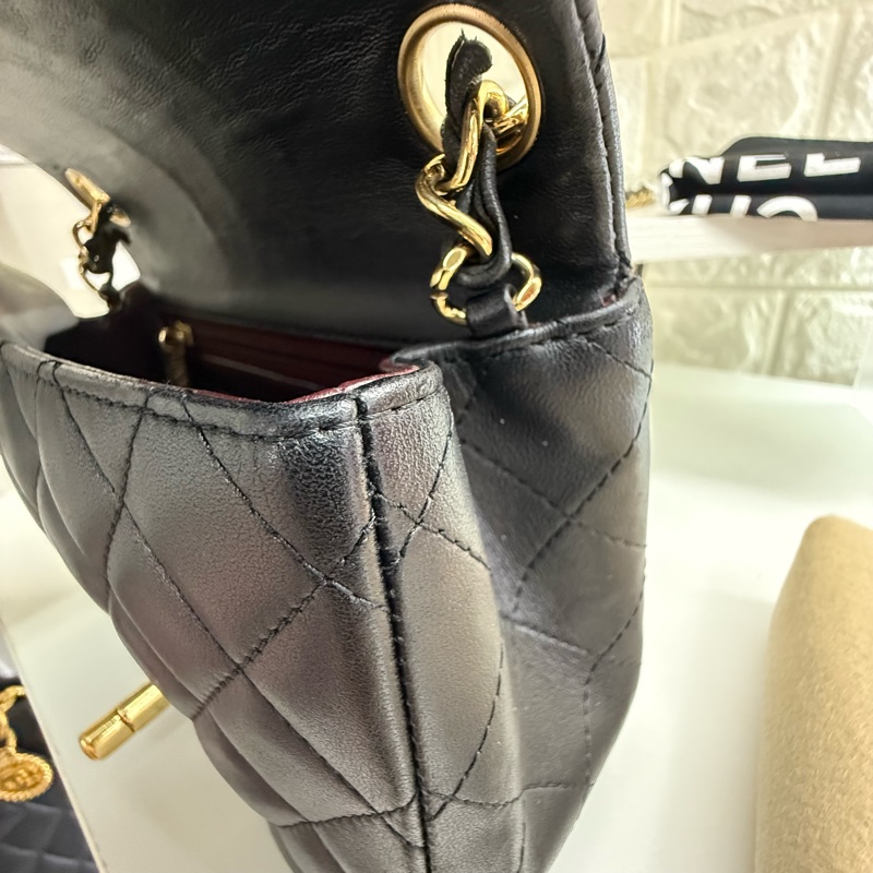 chanel香奈兒黑金菱格紋雙C扣方胖子鏈條包-12