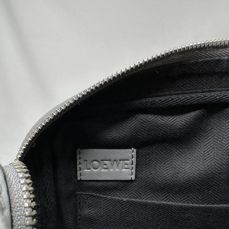 LOEWE Military光滑牛小號郵差包-9