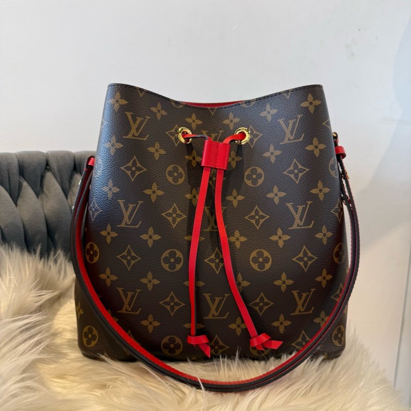 LV NeoNoé 紅色經典水桶包-1