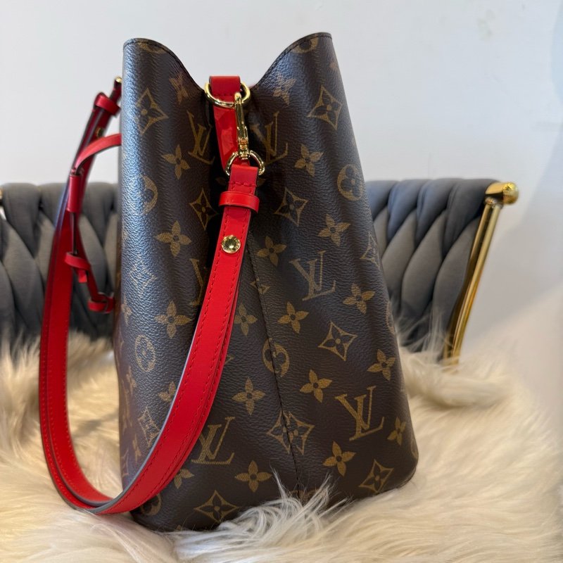 LV NeoNoé 紅色經典水桶包-2