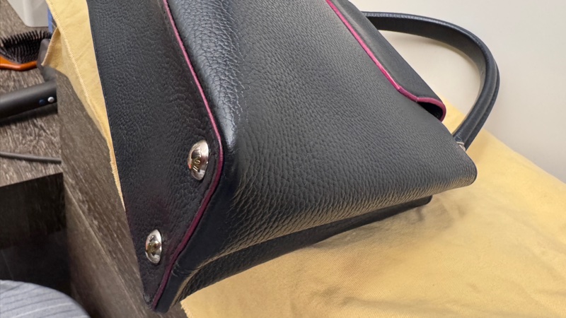 LV capucines pm 深藍色+桃紅內裡滾邊+銀釦-7