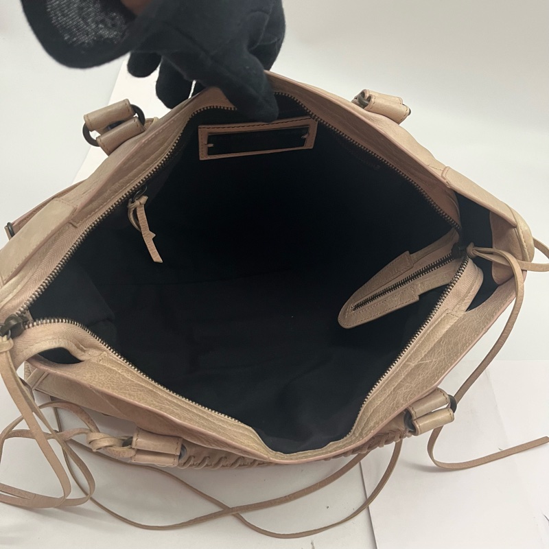 BALENCIAGA 二手肩背包粉膚色 附背袋和鏡子狀況很好-16
