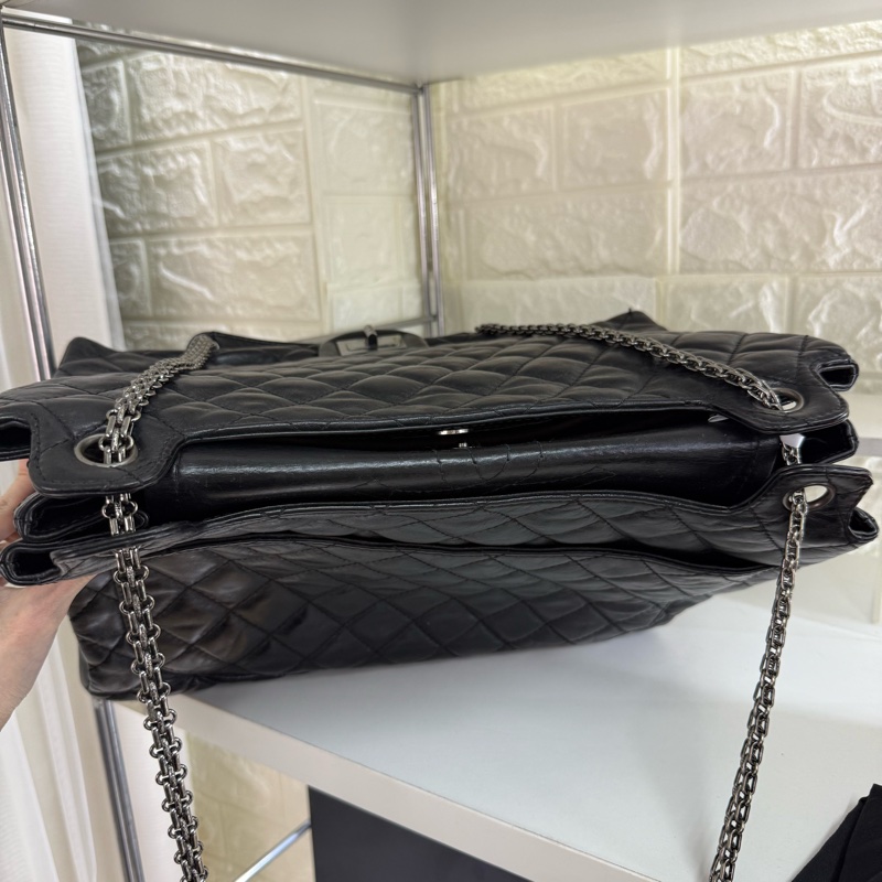 Chanel黑銀菱格紋油蠟皮2.55扣機場鏈條包-4