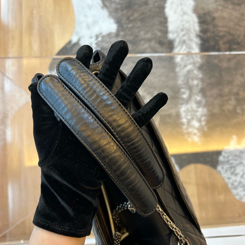 Chanel黑銀菱格紋油蠟皮2.55扣機場鏈條包-6