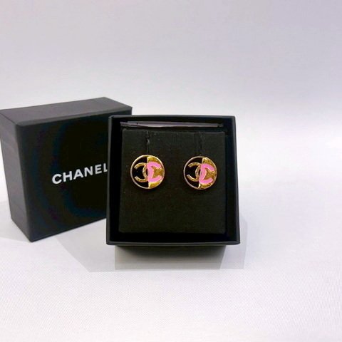 CHANEL 琺瑯雙色雙C LOGO圓形穿式耳環ABC501-0