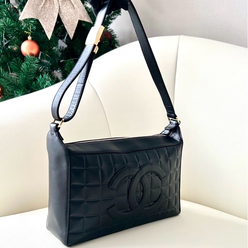 Chanel冰格方塊大logo肩背包腋下包Jennie 同款-11
