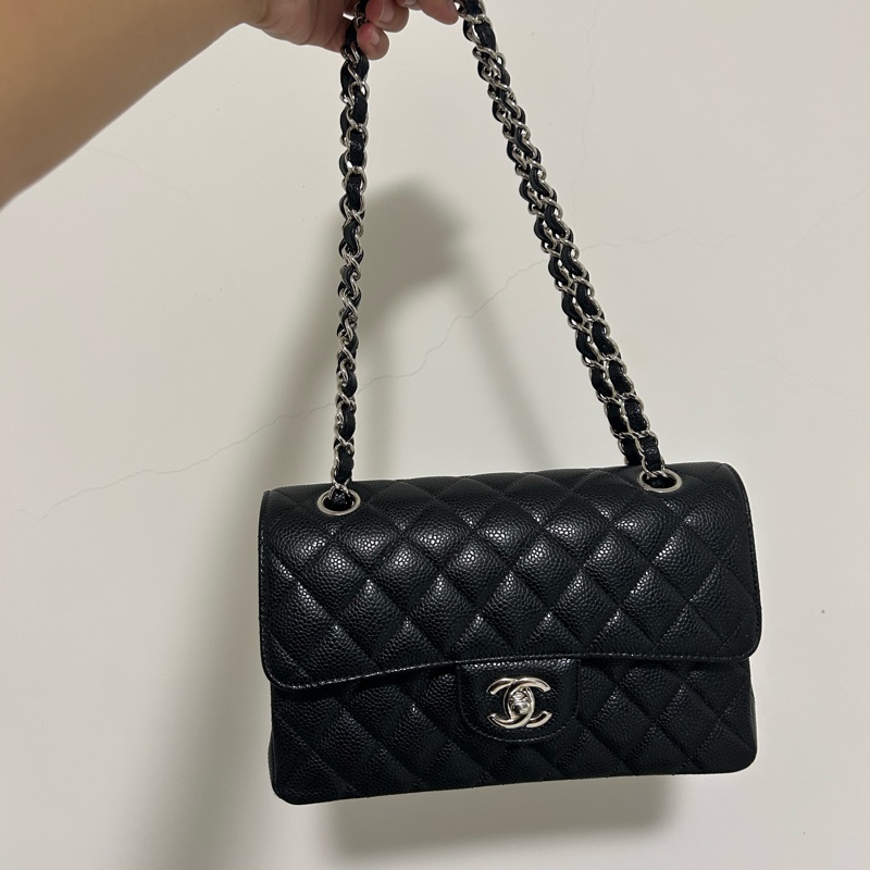 香奈兒 chanel cf 23 小號 黑銀 黑色銀釦 牛皮 保卡 26開-0