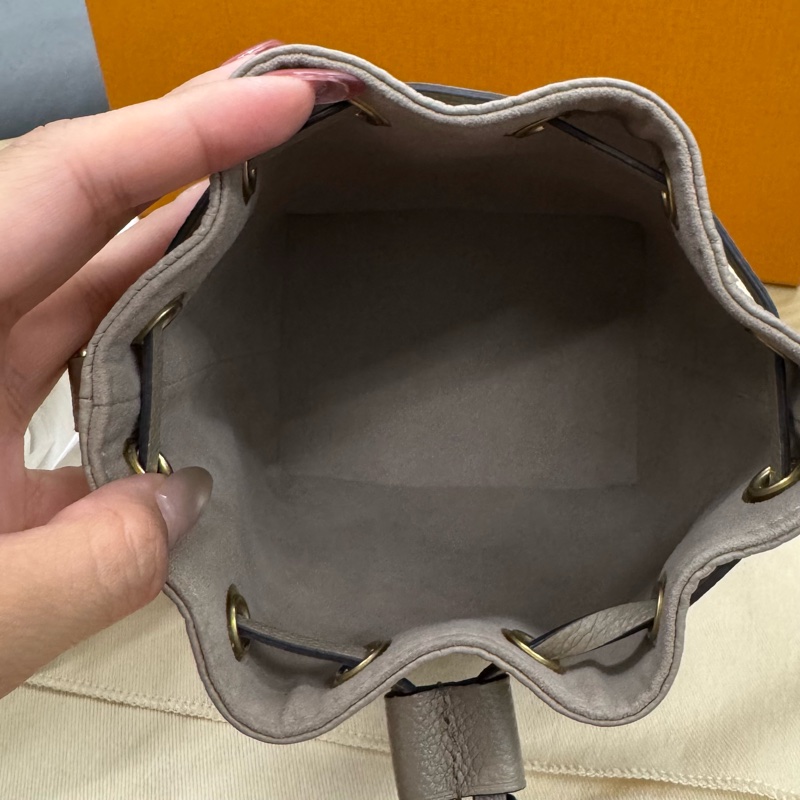 Lv nano noe大象灰水桶包-13