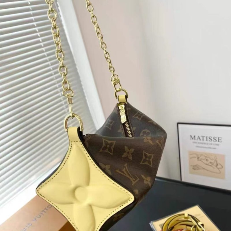 Lv 老花楊桃包 小雞黃 檸檬黃 Bloom pouch 羽毛重量很輕巧 全新 配件塵袋購證-3