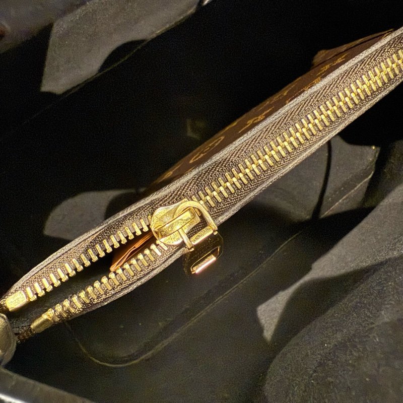 LV 老花黑水桶-5