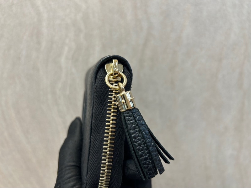 GUCCI黑色牛皮雙G SOHO拉鍊零錢包598209-5