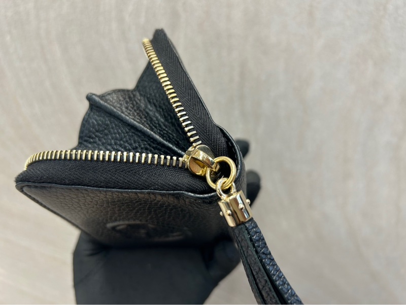 GUCCI黑色牛皮雙G SOHO拉鍊零錢包598209-8