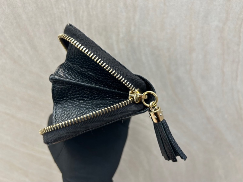 GUCCI黑色牛皮雙G SOHO拉鍊零錢包598209-9