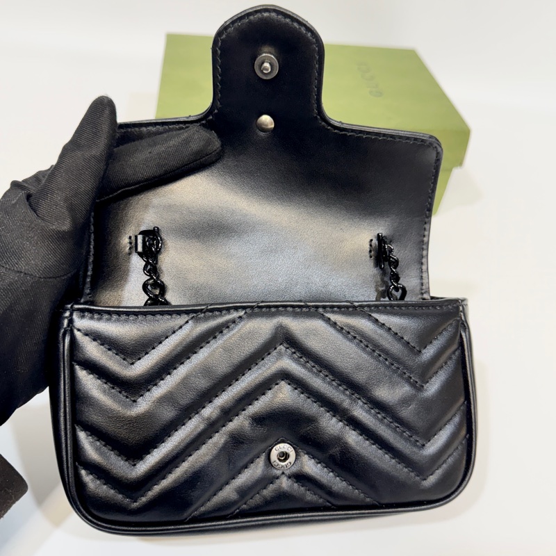 Gucci黑牛皮黑釦鏈帶Super mini Marmont 699757-7