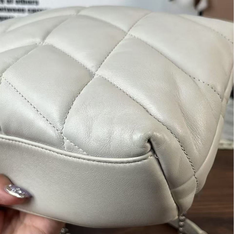 《完美·二手精品》 YSL puffer 雲朵包 白色金釦-9