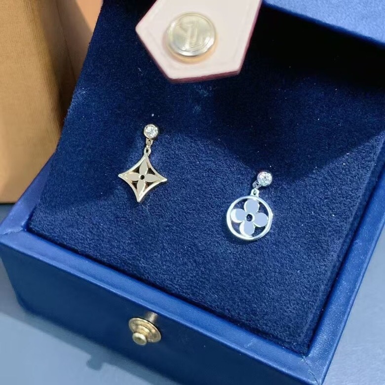 LV路易威登 珠寶系列 四葉草 18K金單鑽耳釘,AB 款耳環-2