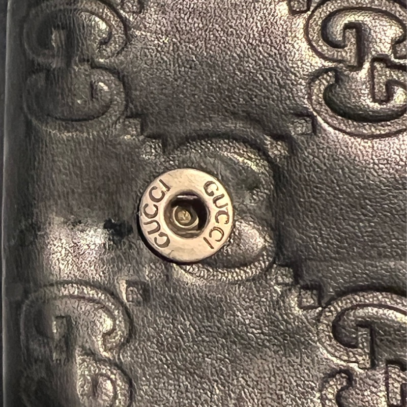 GUCCI經典黑色壓紋Logo長夾-23