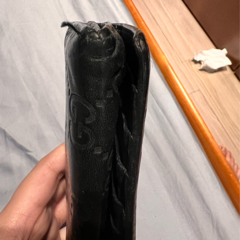 GUCCI經典黑色壓紋Logo長夾-36