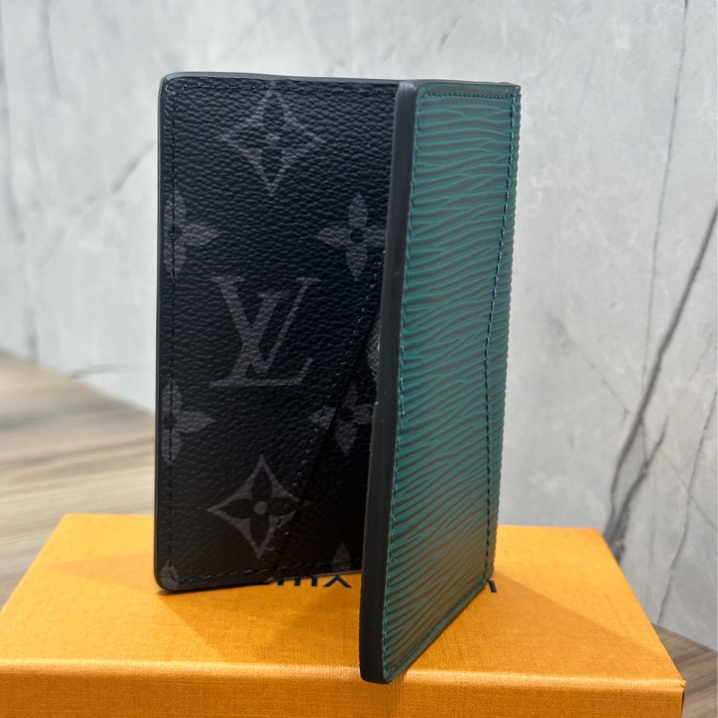 LV 雙色卡夾 此款限量 晶片款-3