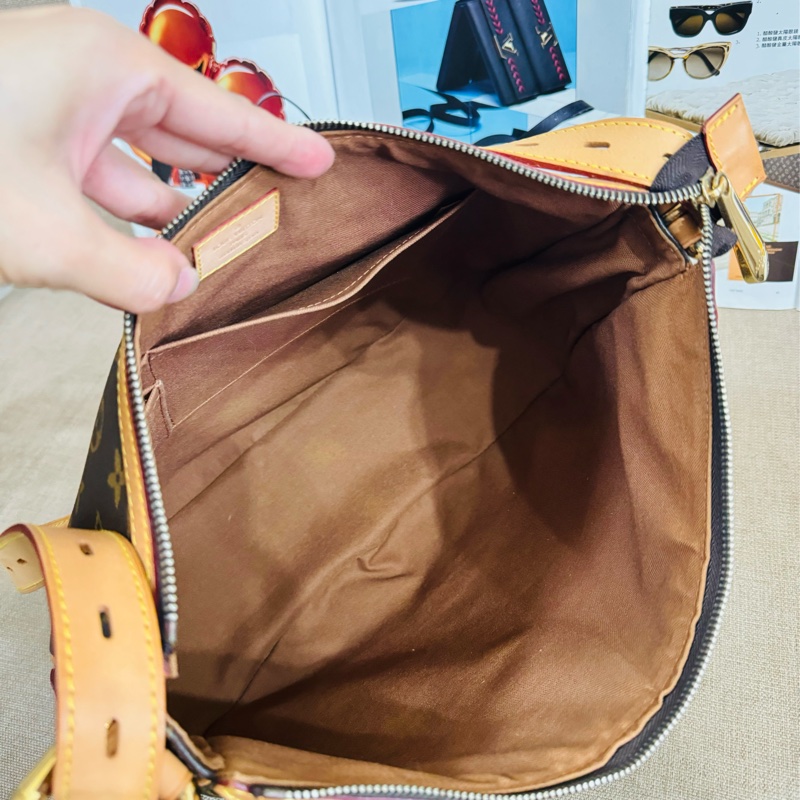 ✨售 二手 真品 LV 經典老花M40075金豆豆斜背包 肩背包 肚臍包-21