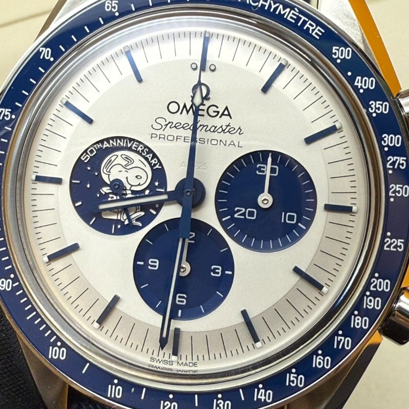 OMEGA 「銀史努比獎章」 超霸系列 週年版系列 Speedmaster Snoopy 登月錶 42毫米 不鏽鋼錶殼 塗層尼龍布料錶帶-11