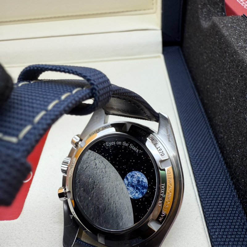 OMEGA 「銀史努比獎章」 超霸系列 週年版系列 Speedmaster Snoopy 登月錶 42毫米 不鏽鋼錶殼 塗層尼龍布料錶帶-14