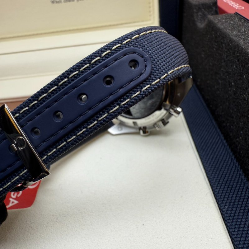 OMEGA 「銀史努比獎章」 超霸系列 週年版系列 Speedmaster Snoopy 登月錶 42毫米 不鏽鋼錶殼 塗層尼龍布料錶帶-15