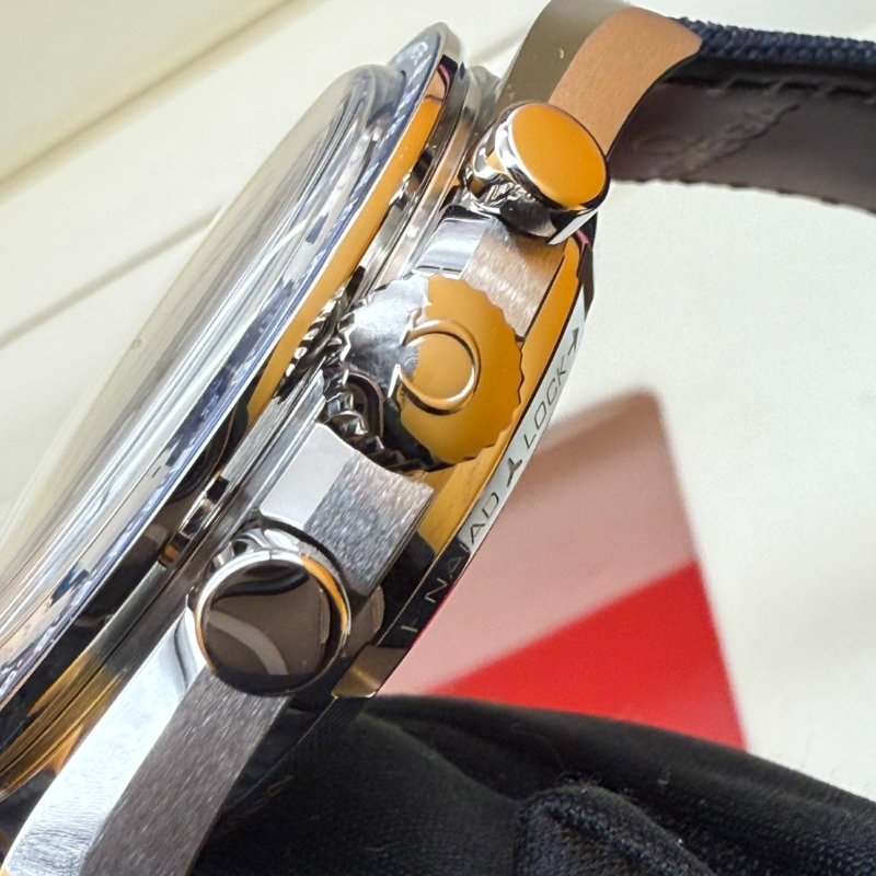 OMEGA 「銀史努比獎章」 超霸系列 週年版系列 Speedmaster Snoopy 登月錶 42毫米 不鏽鋼錶殼 塗層尼龍布料錶帶-16