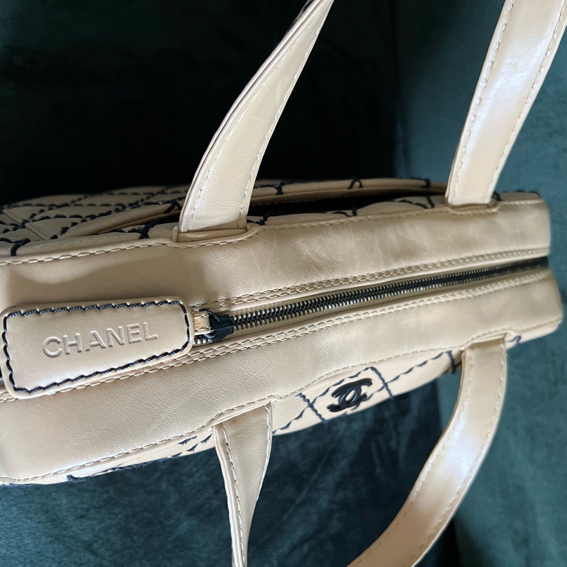 CHANEL Wild Stitch 手提包,皮革,米色-10
