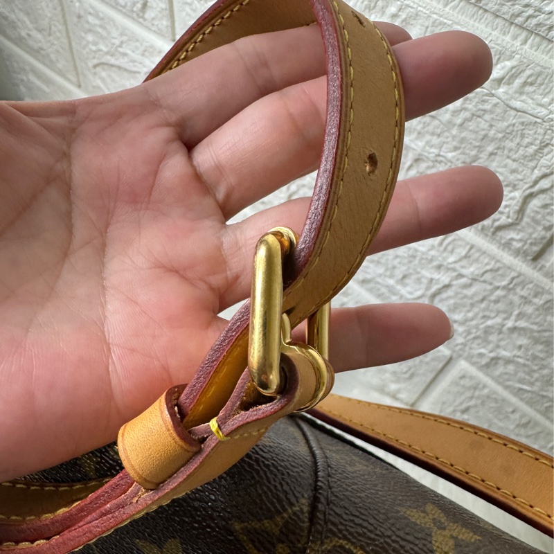 Lv 路易威登 絕版款menilmontant 皺褶馬鞍包-21