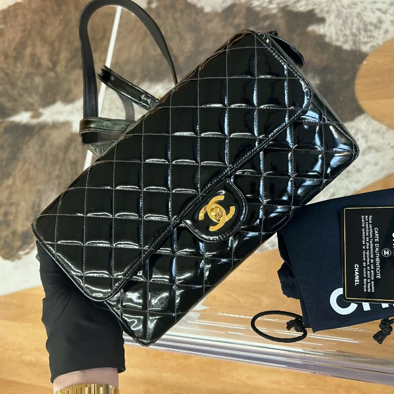 Chanel 香奈兒漆皮黑金菱格紋雙C扣雙肩包-0