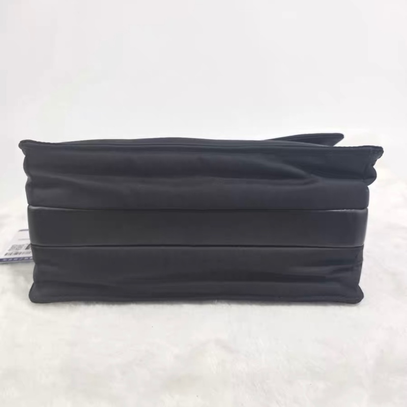 PRADA普拉達 Re-Nylon再生尼龍拼皮革 郵差包單肩斜挎包 男女可背-5