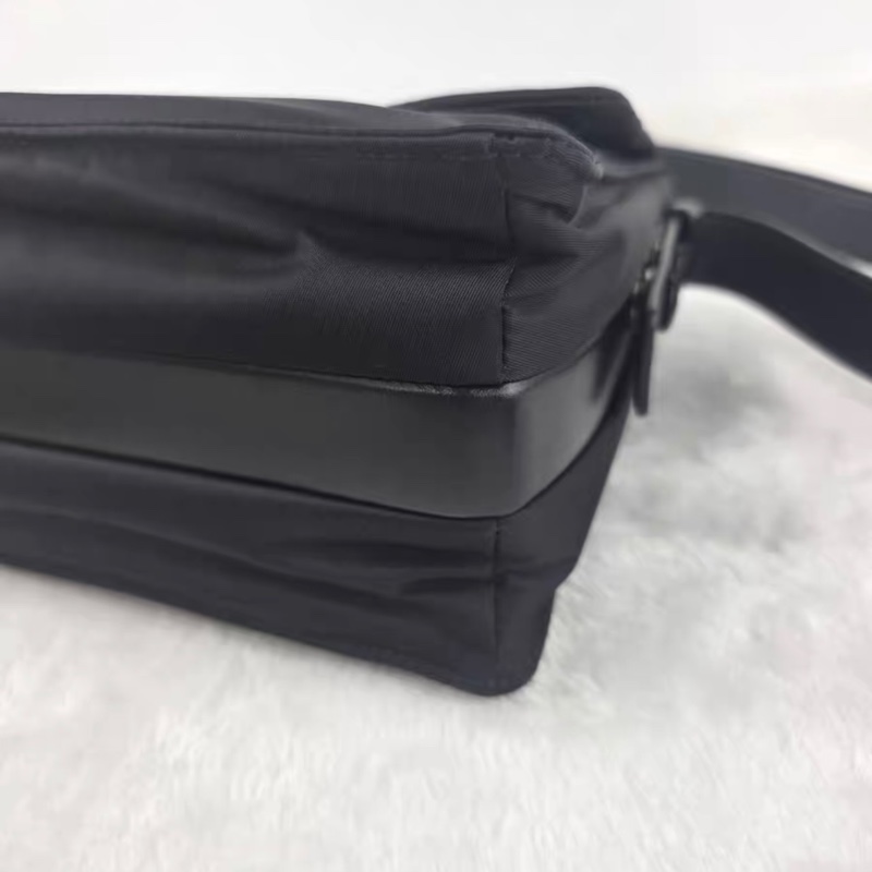 PRADA普拉達 Re-Nylon再生尼龍拼皮革 郵差包單肩斜挎包 男女可背-7