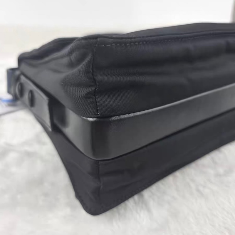 PRADA普拉達 Re-Nylon再生尼龍拼皮革 郵差包單肩斜挎包 男女可背-8