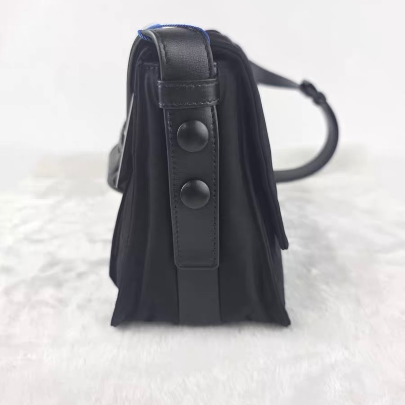 PRADA普拉達 Re-Nylon再生尼龍拼皮革 郵差包單肩斜挎包 男女可背-9