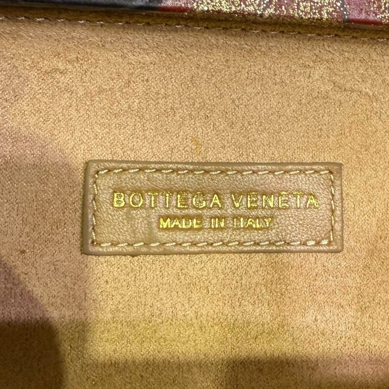 【美收精品】BOTTEGA VENETA 花卉造型扭結手拿包 2-179-14