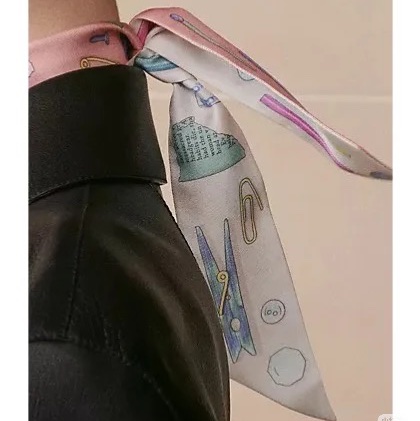 愛馬仕 Hermès twilly IN THE POCKET 「袋中乾坤 」小絲巾-1