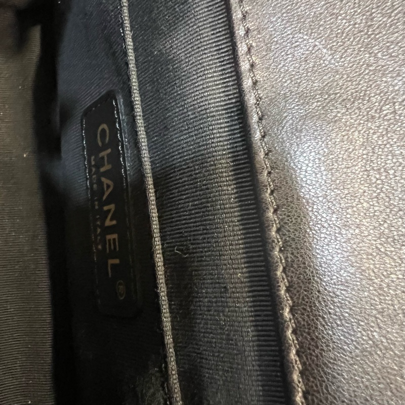 ⋆꙳𝜗𝜚 Chanel 23k圓環手把黑金方胖🖤購證-22