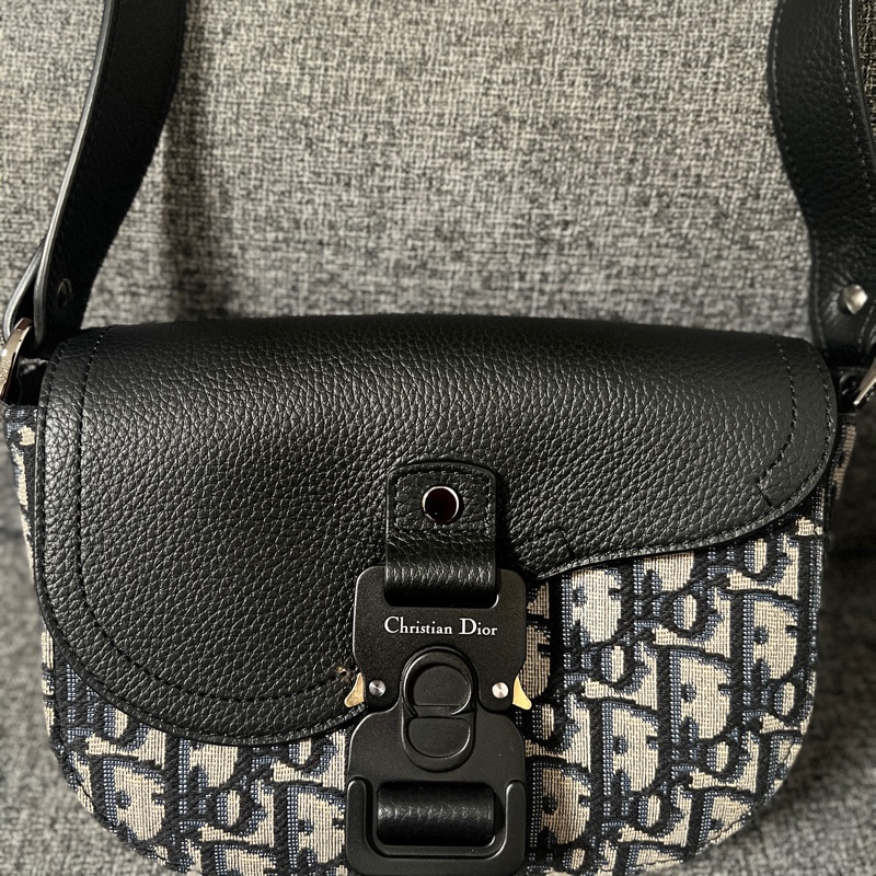 dior saddle 迷你翻蓋郵差包-6