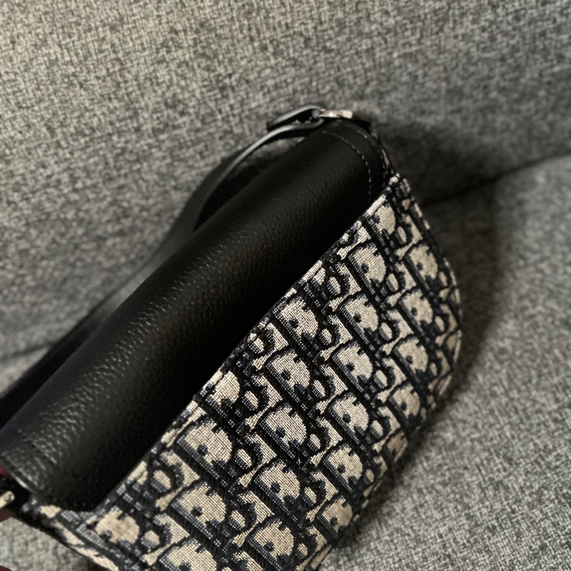 dior saddle 迷你翻蓋郵差包-8