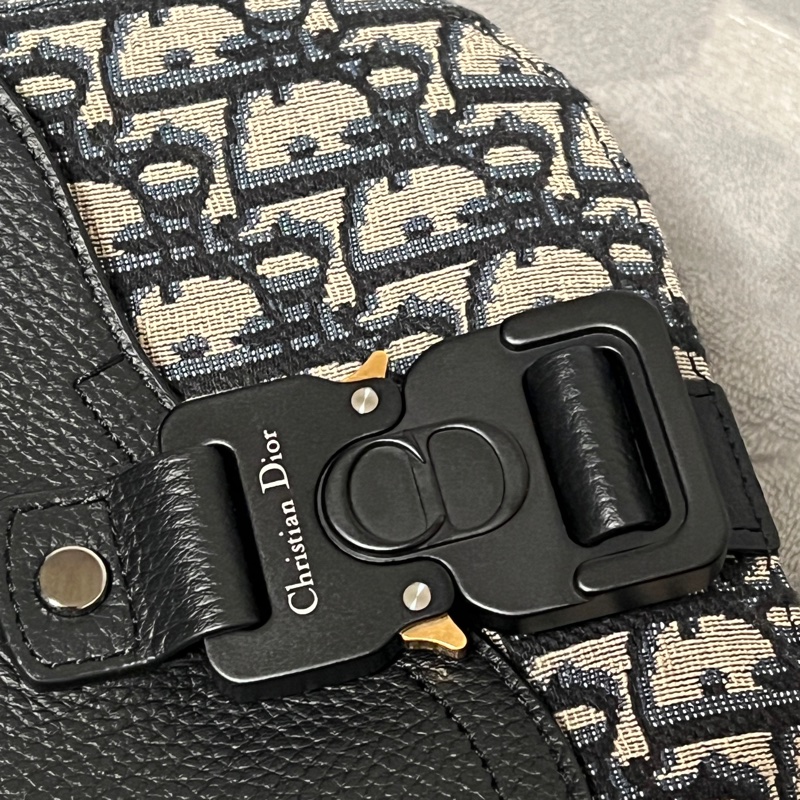dior saddle 迷你翻蓋郵差包-16