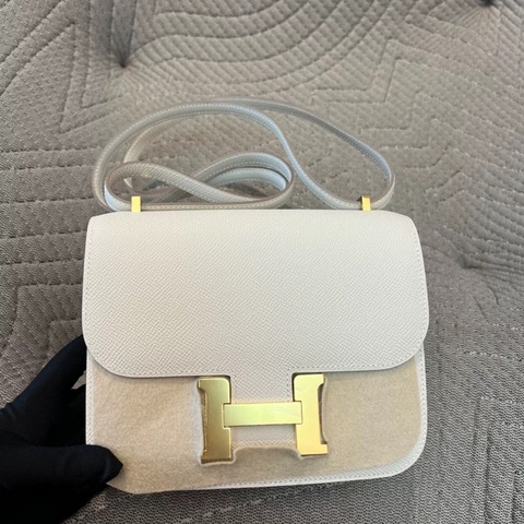 💓🎠 Hermes愛馬仕 康康mini Constance 19奶昔白金扣