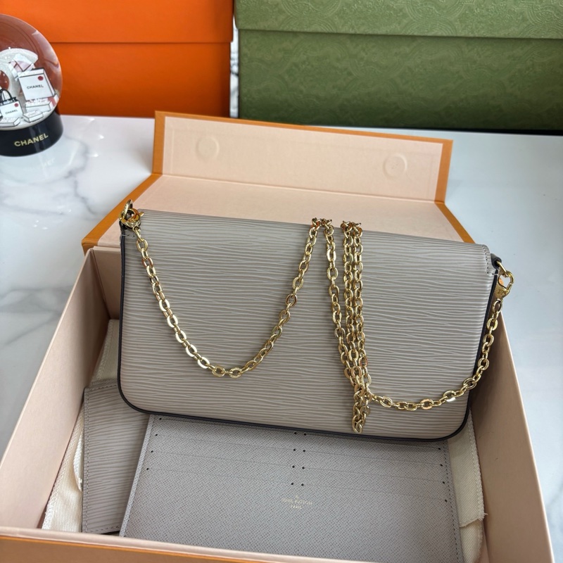 【近新閒置品】LV 灰色水波紋Pochette三合一芯片款鏈條包-4