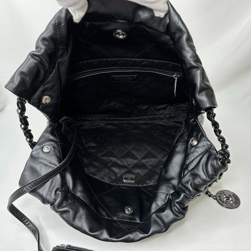 CHANEL So Black全黑小號22包-6